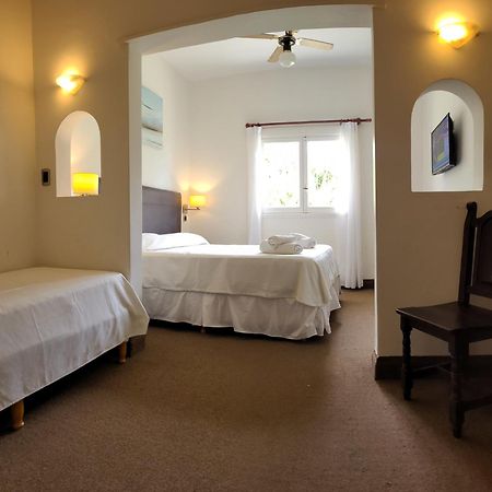 108 Y El Mar - Hotel Tejas Rojas Villa Gesell Kültér fotó