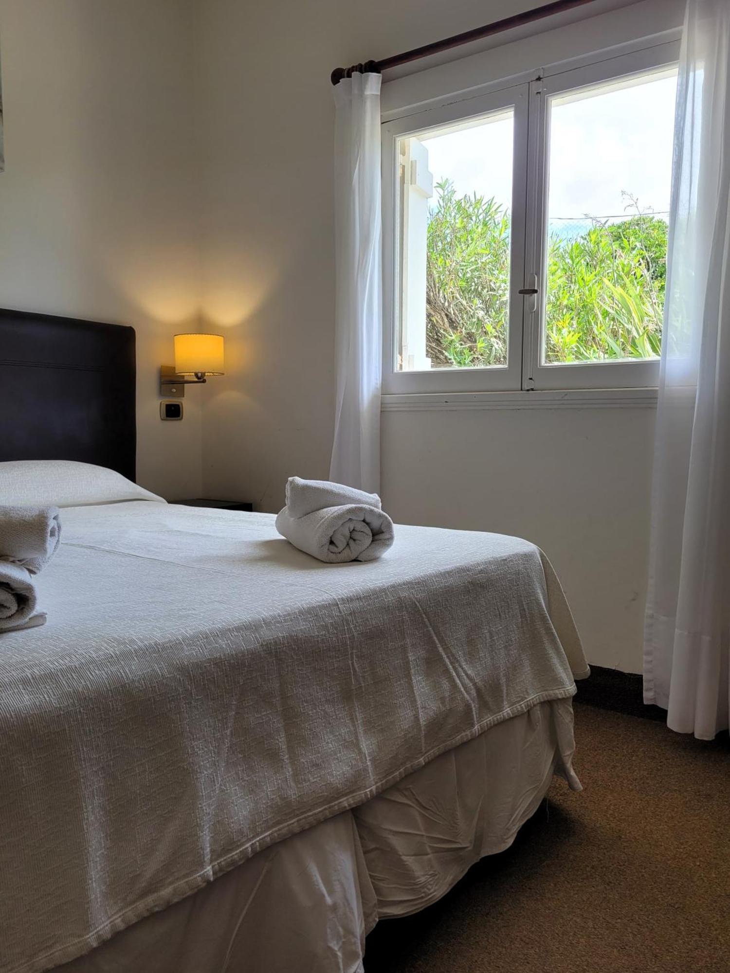108 Y El Mar - Hotel Tejas Rojas Villa Gesell Kültér fotó