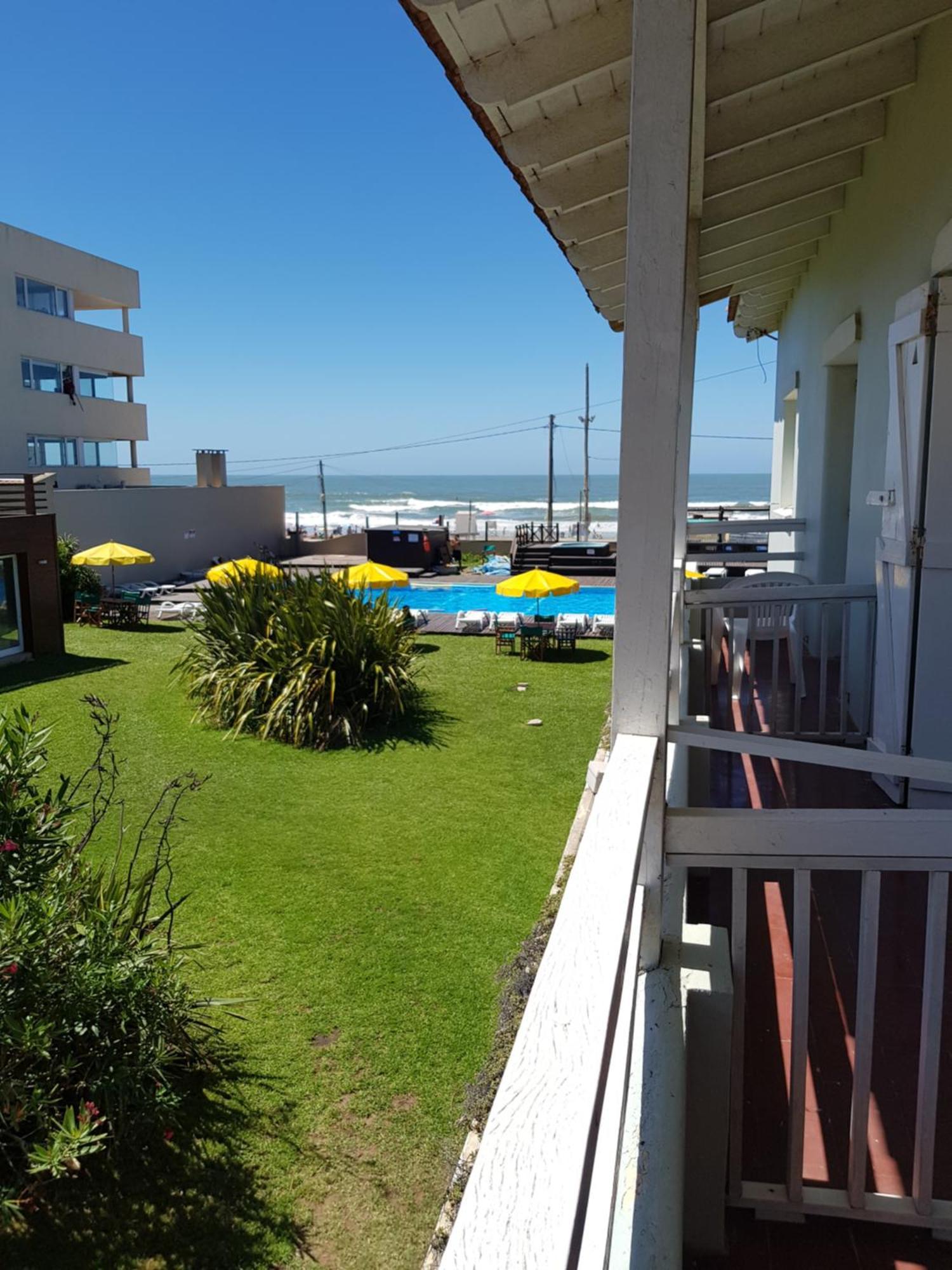 108 Y El Mar - Hotel Tejas Rojas Villa Gesell Kültér fotó
