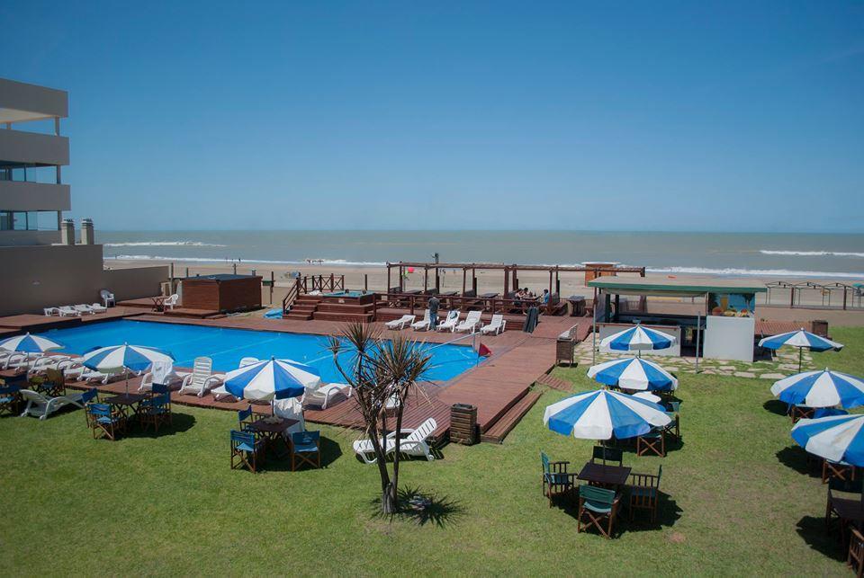 108 Y El Mar - Hotel Tejas Rojas Villa Gesell Kültér fotó