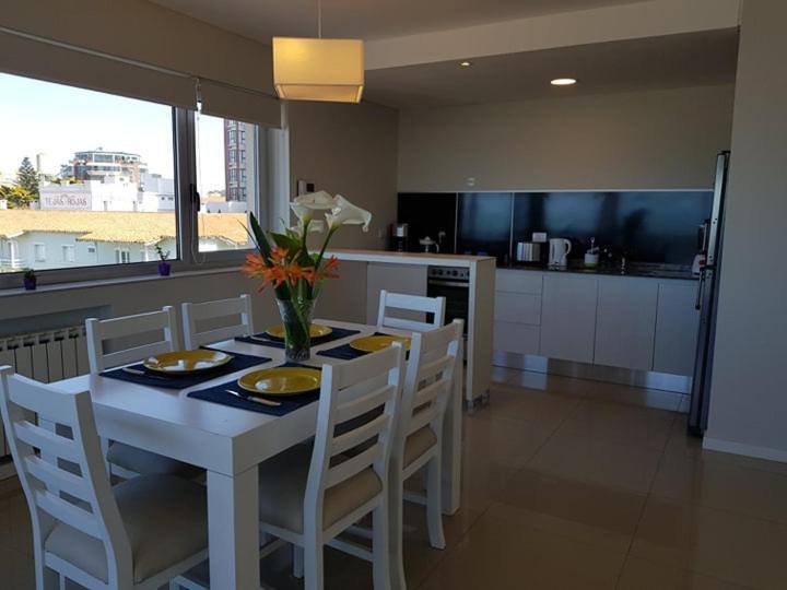 108 Y El Mar - Hotel Tejas Rojas Villa Gesell Kültér fotó